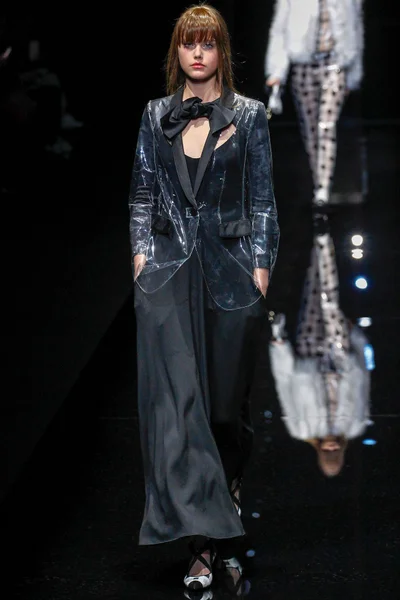 Look 17